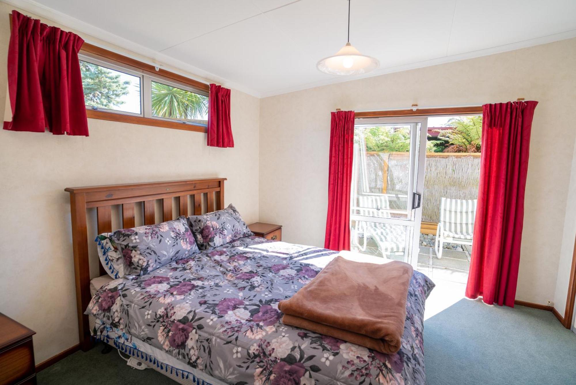 Dee'S On Bligh - Te Anau Holiday Home Экстерьер фото