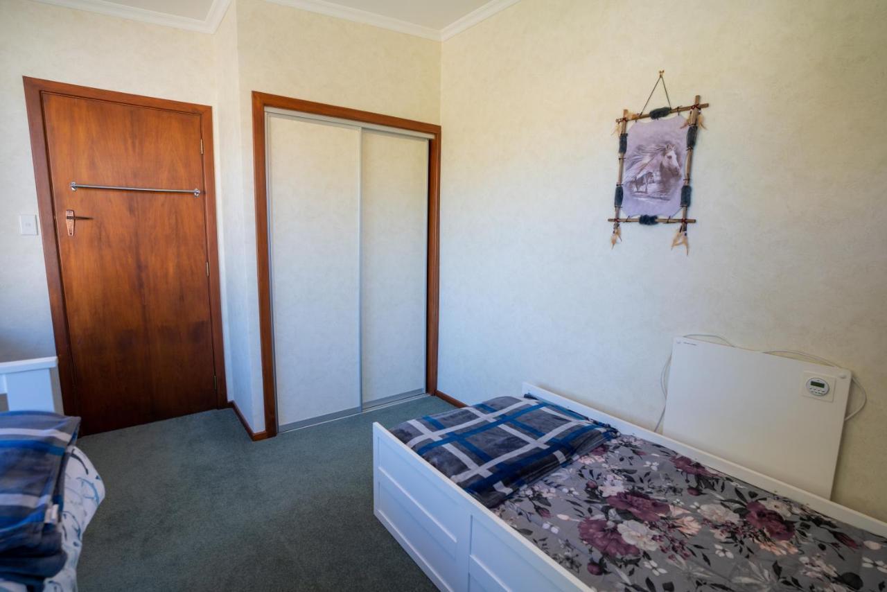 Dee'S On Bligh - Te Anau Holiday Home Экстерьер фото